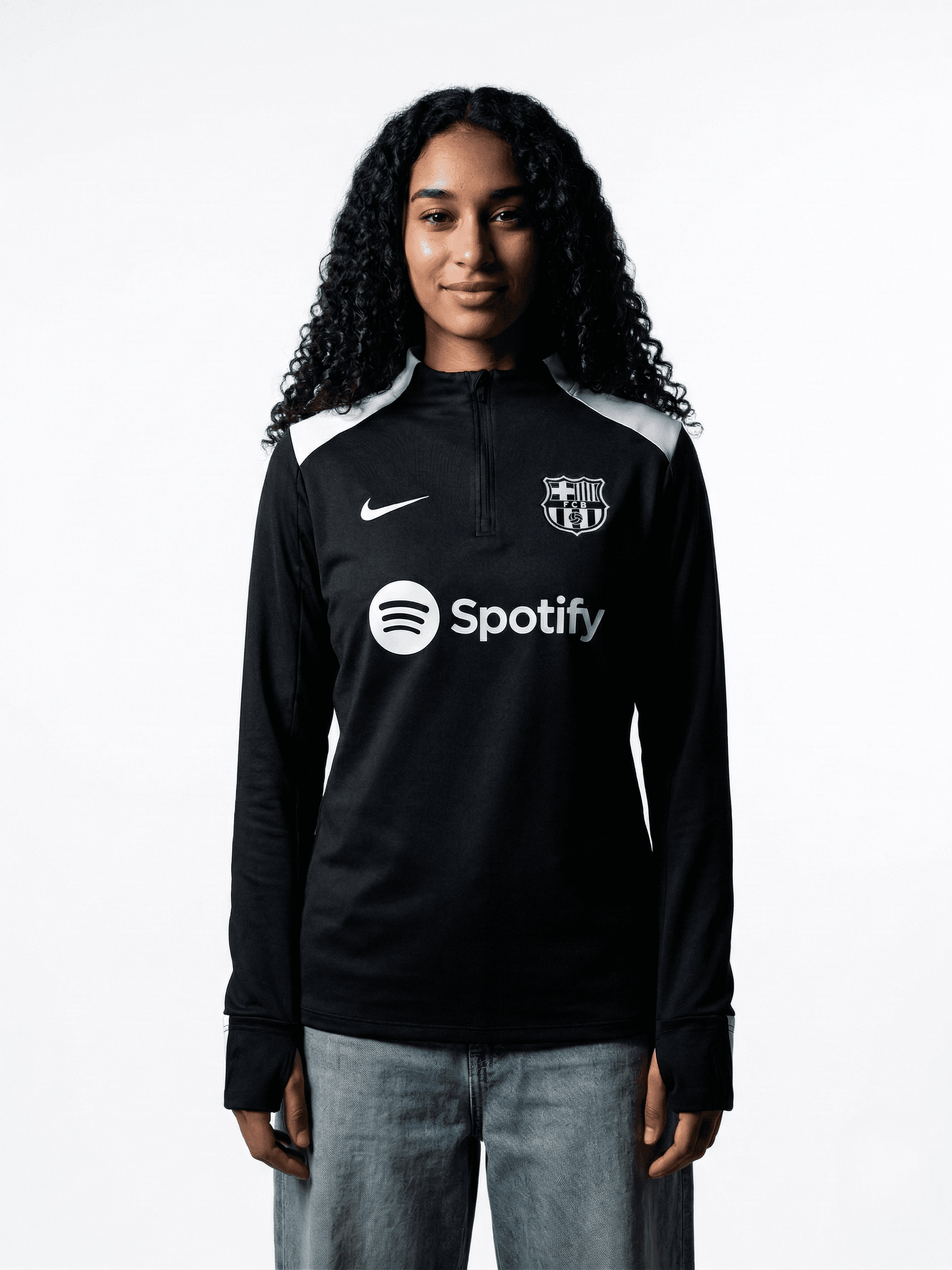 تراك برشلونه ابيض في اسود